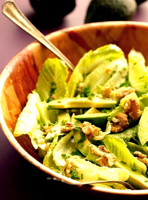 Avocado Romaine Salad With Walnuts