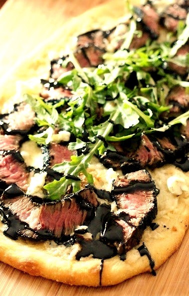 Grilled steak & Gorgonzola pizza with Balsamic reduction via beautiful-foods