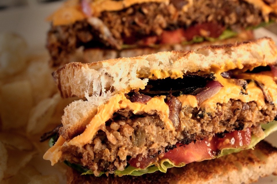 Recipe: Veggie Burger and Chips